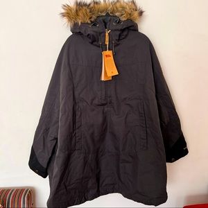 Nwts Fjallraven Womens Luhkka Cape 